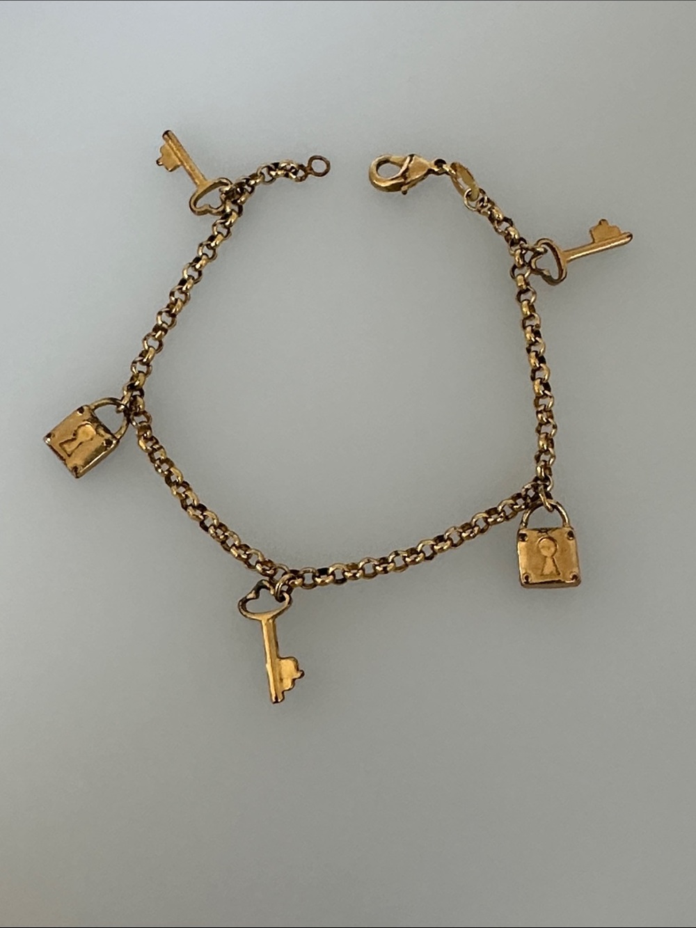 GHP Vintage victorian GFPadlock & Key Charm Bracelet - Picture 5 of 5
